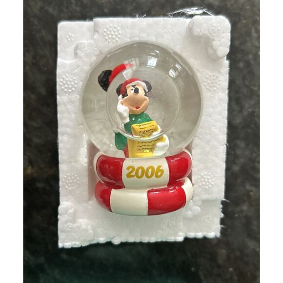 DISNEY 2006 JC PENNEY ANNUAL HOLIDAY SNOW GLOBE DISNEY MICKEY MOUSE - Picture 1 of 5